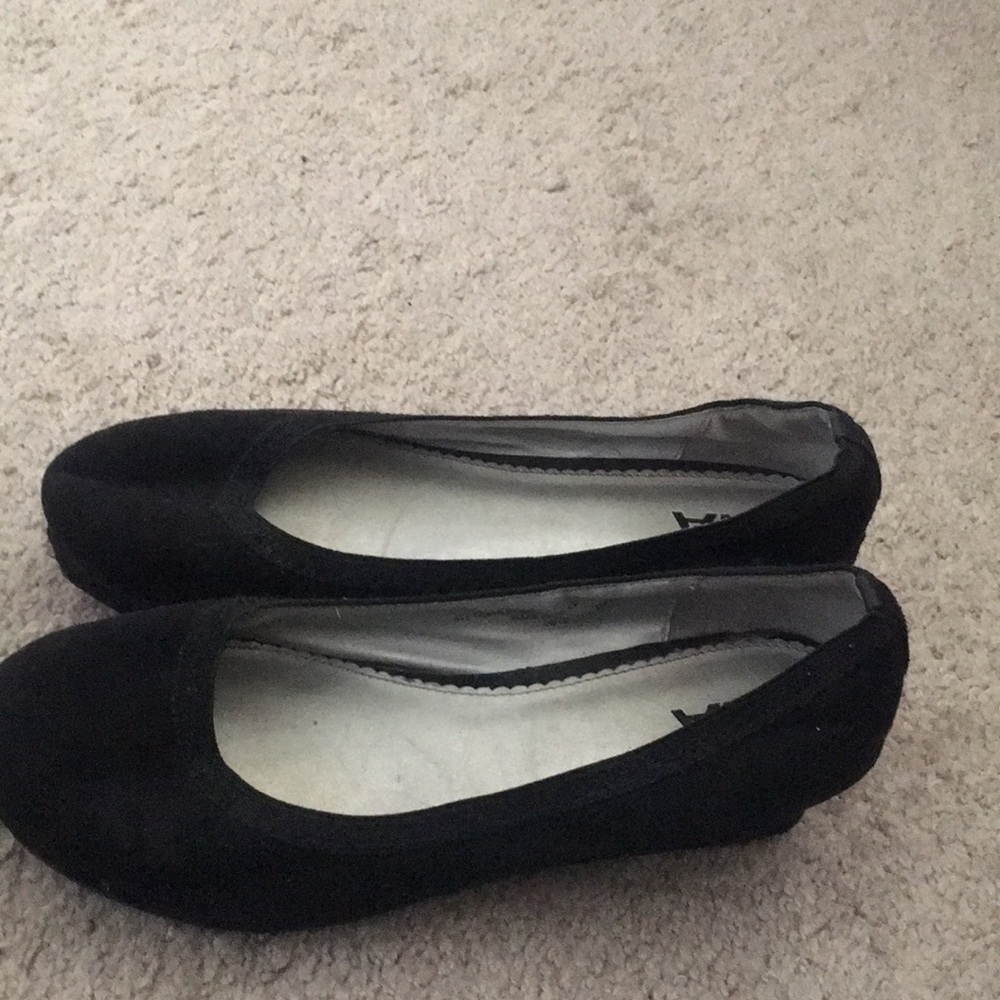 Black Wedges